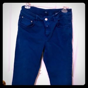 Closed stretch jeans made in Italy